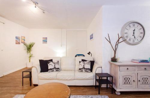 Bicton Casa | Bicton by the Bay - Close to Fremantle & River