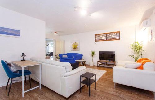 Bicton Casa | Bicton by the Bay - Close to Fremantle & River