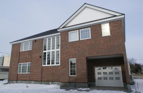 Biei Casa | Biei Terrace 2F 専用玄関 127平米 85型スマートTV -駅前通り&景観条例地区-