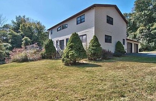 Saylorsburg Casa | Big and Spacious 4 bed, 4 bath near Camelback. HOT TUB, PRIVATE OUTDOOR POOL