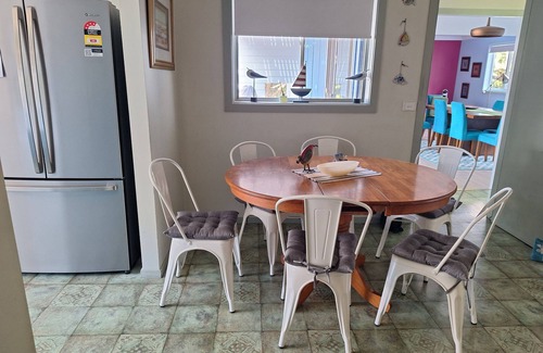 Denhams Beach Casa | Casa de playa grande y cómoda para familias y mascotas