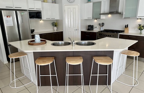 Sandstone Point Casa | BIG Family home, Bribie Holidays, Sandstone Point Hotel Events!