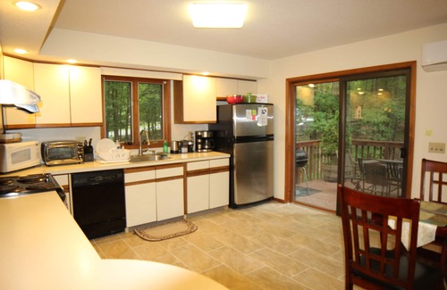 East Stroudsburg Casa | Big House On The Hill