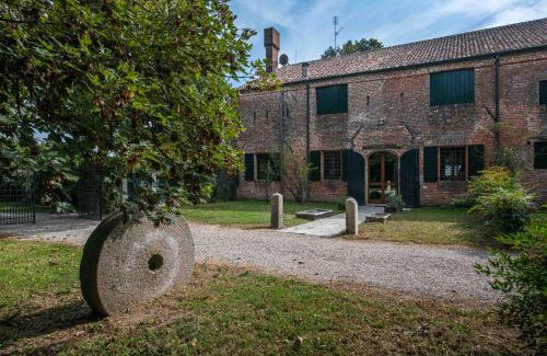 San Pietro Viminario Villa | Big Scuderia Country Mansion 5500SquareFeet