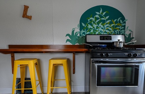 Elkhorn Apartamento | Bikes n' Beds- 2 bed/1 bath unit near Kettle Moraine!