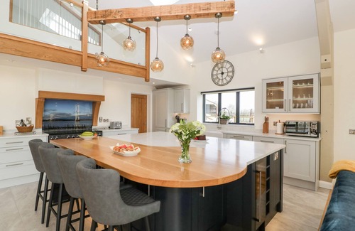 Pilning Cabaña | BILSHAM MEADOWS, family friendly, luxury holiday cottage in Aust