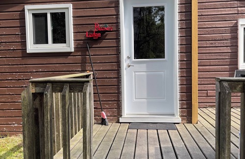 Nipissing Cabina | Birchwood on the River 2 and 3 bedroom cottages over looking South River