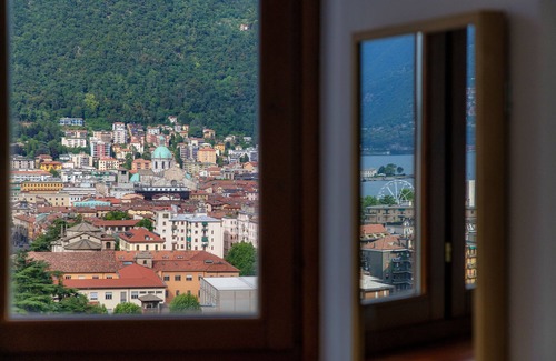 Como Apartamento | Bird's Eye View