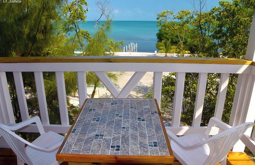 Cayo Corker Cabaña | Birdhouses Woodpecker is a very unique place in the sunset side of the island.