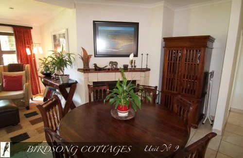 Cathkin Park Casa | Birdsong Cottage No 10 10 Poplar Drive Bergview Estate Cathkin Park