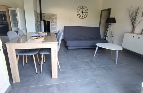 Troyes Casa | Birdsong