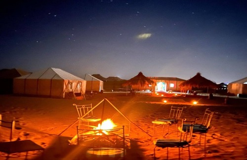 Amezrou Alquiler De RV | Bivouac Draa - Nuit dans le désert