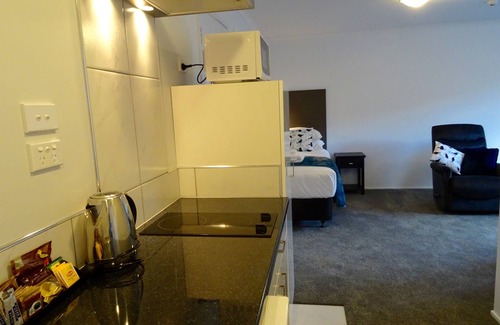 Hamilton Hotel | BKs Premier Motel Hamilton