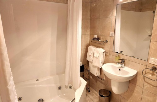 Palmerston North Hotel | BKs Premier Motel Palmerston North