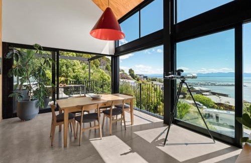 Atawhai Casa | Black Barn Escape