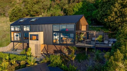 Atawhai Casa | Black Barn Escape