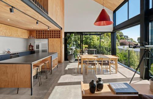 Atawhai Casa | Black Barn Escape