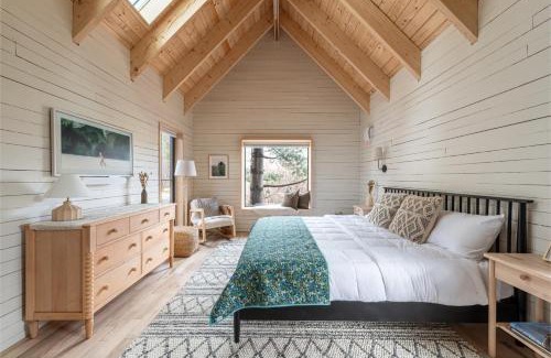 Mahone Bay Hotel | Black Forest Cabins