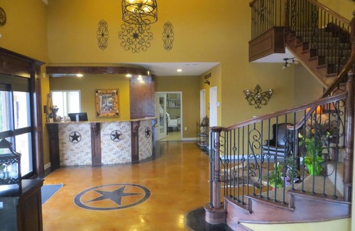 Sweet Home Hotel | Black Gold Inn