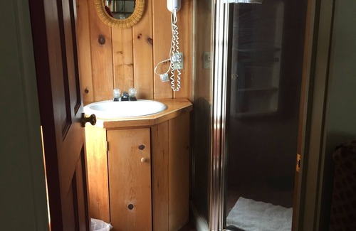 Richford Hotel | Black Lantern Inn