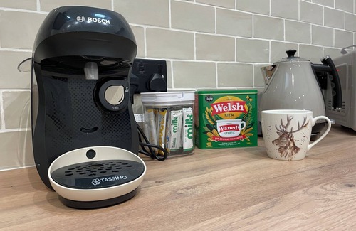 Rumney Cabaña | Blackberry Cottage — Dog-Friendly Home in Cardiff