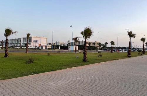 Sidi Rahal Casa | BLANCA BEACH- بلانكا بيتش سكن مشترك غرفة مزدوجة مكيفة لدى الساكن في I COLOCATION I Chambre double climatisée chez l'habitant dans une résidence pieds dans l'eau I FLAT SHARE I Air conditioned double room in a host's home within a waterfront residence