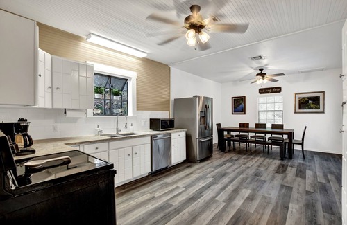 San Marcos Casa | Blanco River Access Five Min to Downtown San Marcos