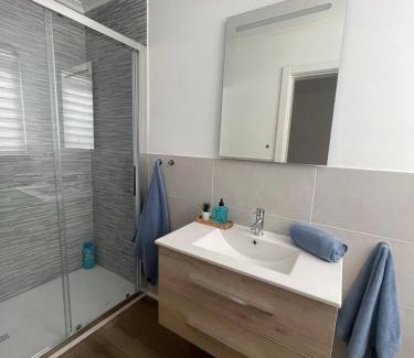 Valdepeñas Apartamento | Blanco y Añil Plaza