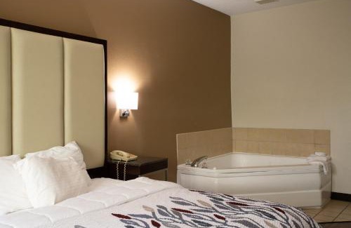 Marion Hotel | BlissPoint Inn & Suites Marion