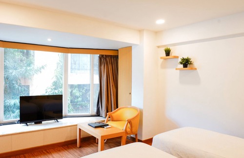 Bandra West Hotel | Bloom Boutique - Bandra