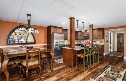 St. Stephens Casa | Blue Door Guesthouse – Gorgeous & Spacious 2BR/2BA Pool-Level Retreat