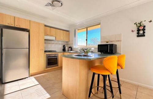 Glenmore Park Villa | Blue Haven Retreat - Gloremore Park Centre