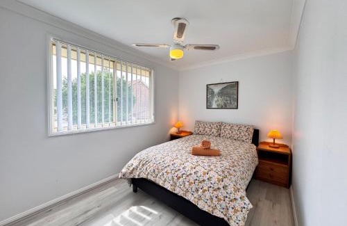 Glenmore Park Villa | Blue Haven Retreat - Gloremore Park Centre