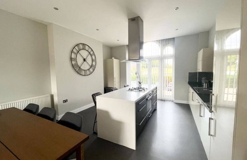 Henley-on-Thames Apartamento | Blue Heron - 2 Bedroom Apt With 2 Parking Spaces - From 165 Per Night