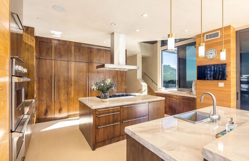 The Bird Streets Villa | Blue Jay Modern