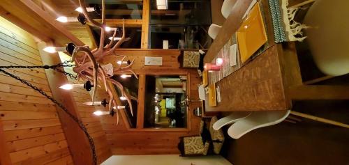 Ponderosa Casa | Blue Jay's Nest Sequoia Cabin in Ponderosa, CA