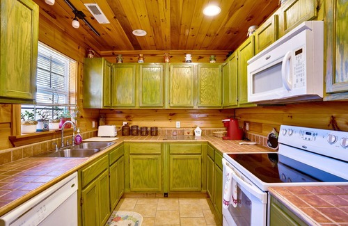 Rising Fawn Cabina | Blue Lake Cozy Cabin, situado en 3 acres, a 5 minutos a pie del lago. Vistas a la montaña!