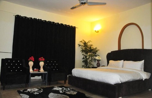 F-7 Sector Hotel | Blue Moon Residency