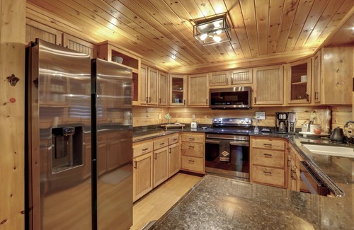 My Mountain Cabina | Blue Ridge Manor - Mountain Luxury Cabin