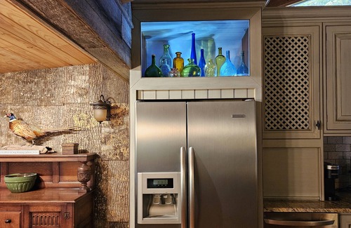 Burnsville Cabina | Blue Ridge Mountain Retreat with Cozy Firepit Terrace.