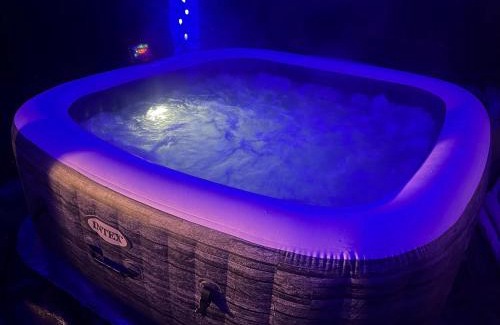 Madison Otro | Blue Spring Hideaway