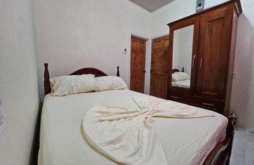 Demerara-Mahaica Apartamento | Blue Villa Apartment, East Coast Demerara