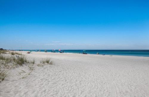 Bradenton Beach Villa | Blue Water Escape Villa