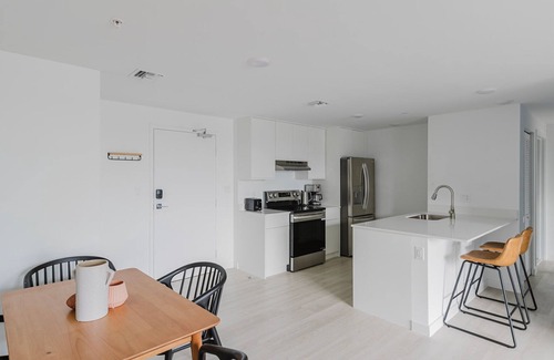 Highland Garden Apartamento | Blueground | Hollywood, pool & w/d, nr beach