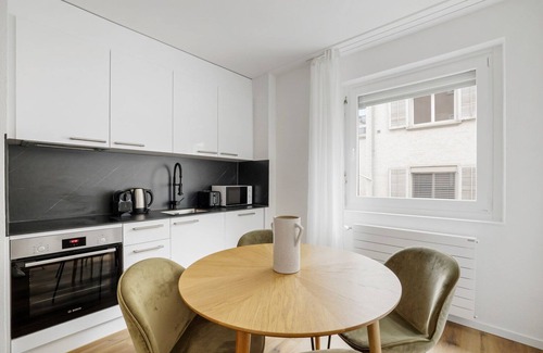 Oerlikon Apartamento | Blueground | Oerlikon, balcony & w/d, nr market