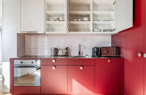 Center Apartamento | Blueground | Saatlen, balcony, nr Zurich Zoo