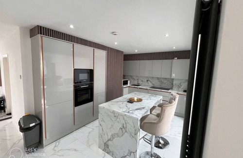 Borehamwood Casa | BnJ Luxury 2 Bedroom Cozy Retreat in Borehamwood