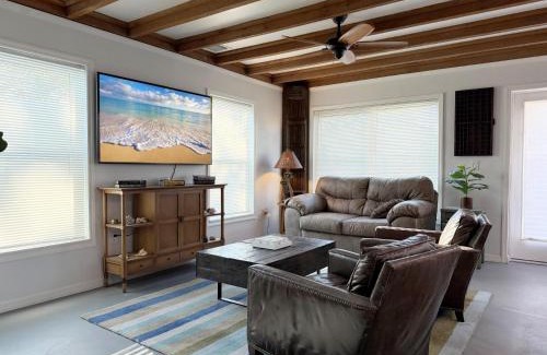 Grove City Apartamento | Boat & Billiards – 2BR by Stump Pass Marina