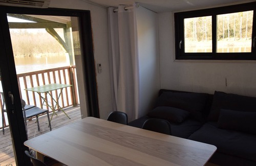 Panzoult Alquiler De Eote | boat-cabin on fishing pond in protected natural area
