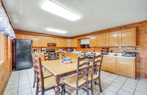 Dandridge Casa | Boat Dock: Pet-Friendly Douglas Lake Getaway!